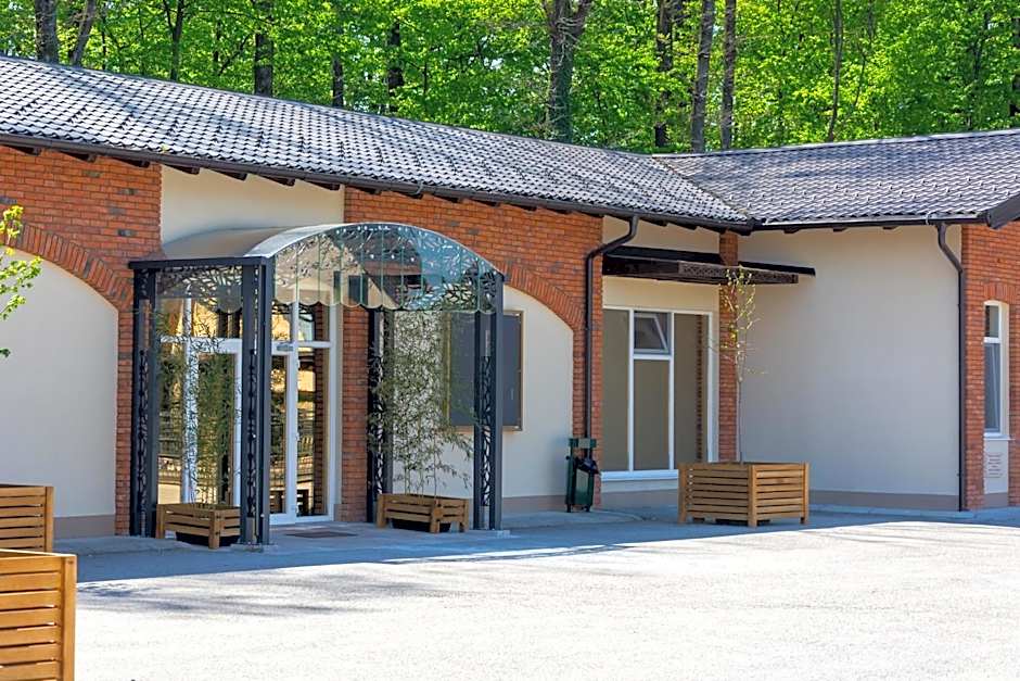 Hotel & Distillery Monogram