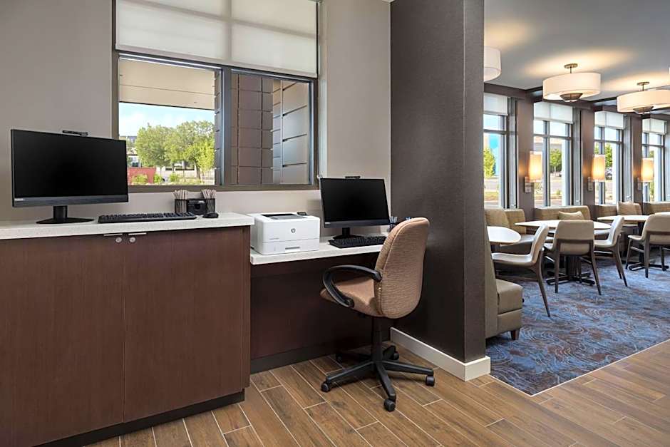 Residence Inn by Marriott Long Island Garden City