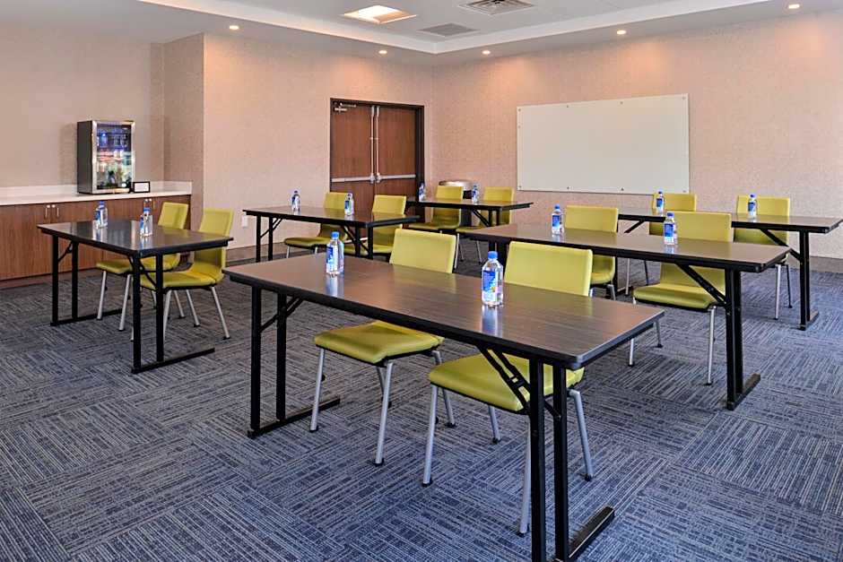 Holiday Inn Express & Suites West Melbourne By IHG