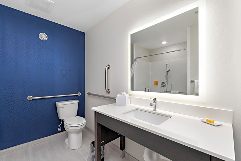 Holiday Inn Express Kansas City North Parkville By IHG