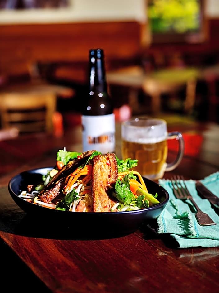 The Harrietville Snowline Hotel