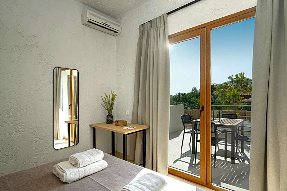 Okeanis Mystique South