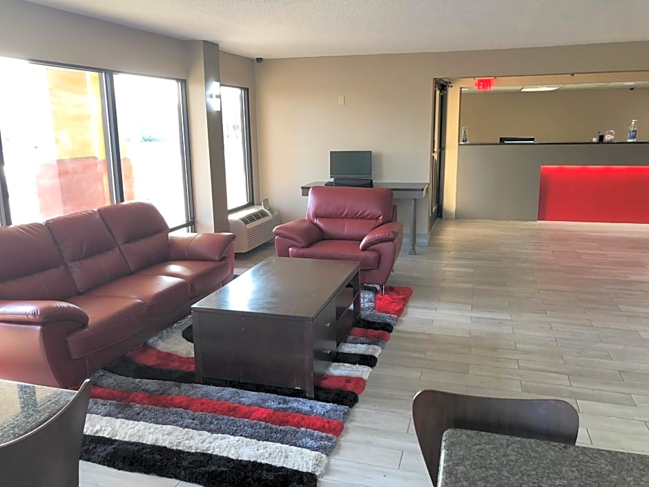 Super 8 by Wyndham Orangeburg Near I-26