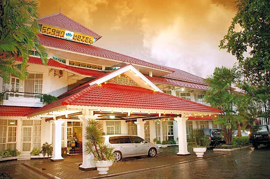 Urbanview Hotel Crown Tasikmalaya by RedDoorz