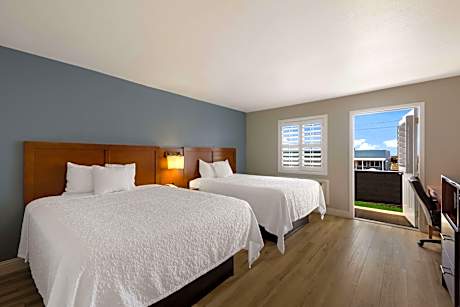2 Queen Beds Nonsmoking Accessible