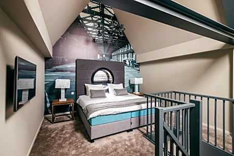 Medium Studio with Kitchen - Duplex