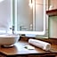 Brit Hotel Confort Pau Lons