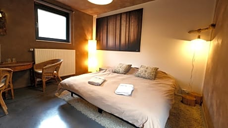 Twin Room with Shower