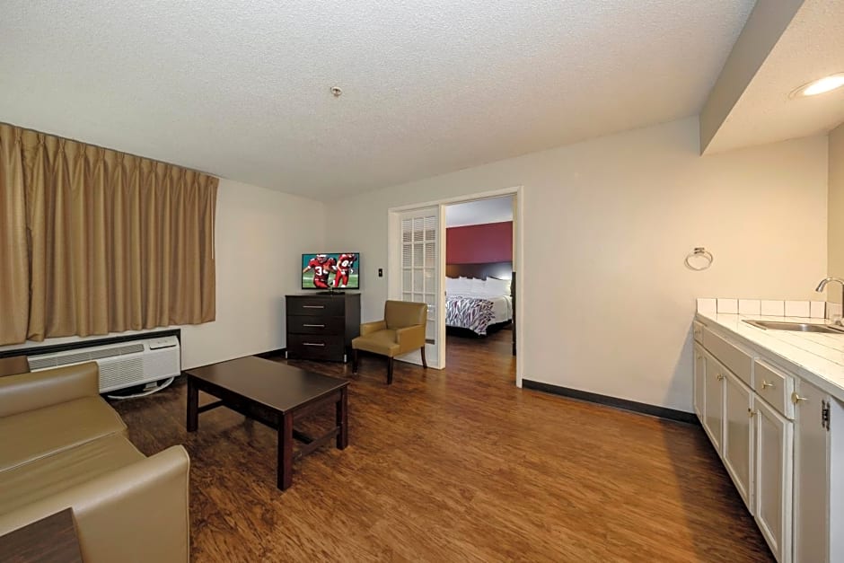 Red Roof Inn & Suites Savannah Airport