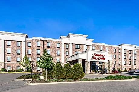 Hampton Inn By Hilton & Suites West Bend