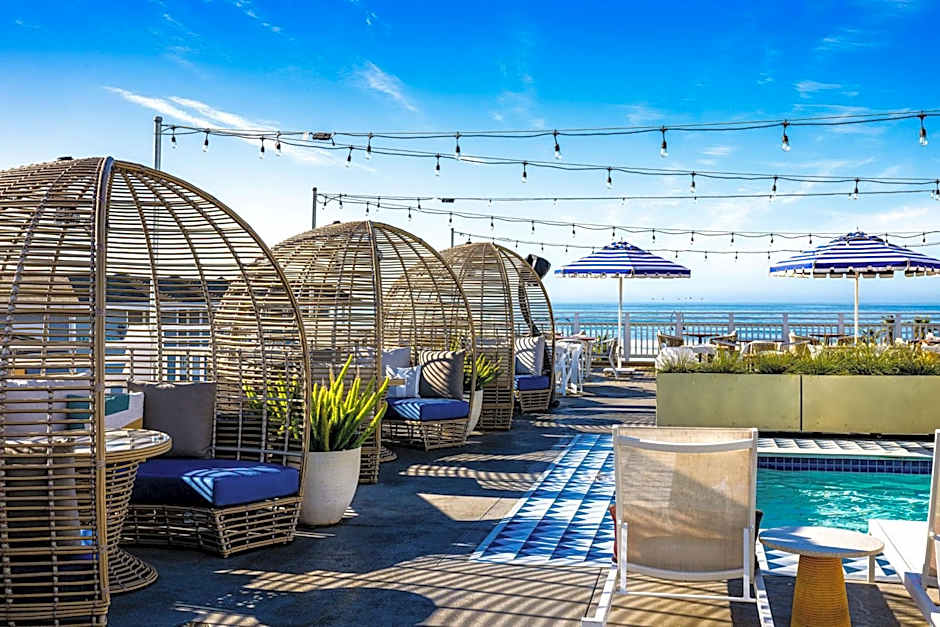 Inn at the Pier Pismo Beach, Curio Collection by Hilton