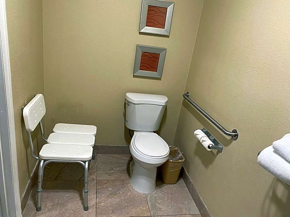Quality Inn Near Downey Studios
