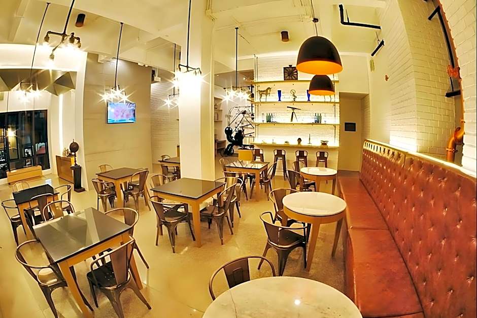 Forty Winks Phuket Hotel