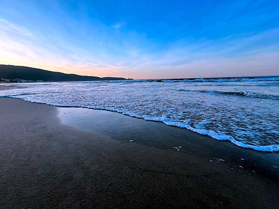 B119 - Apto para 06 pessoas perto do mar em Bombas