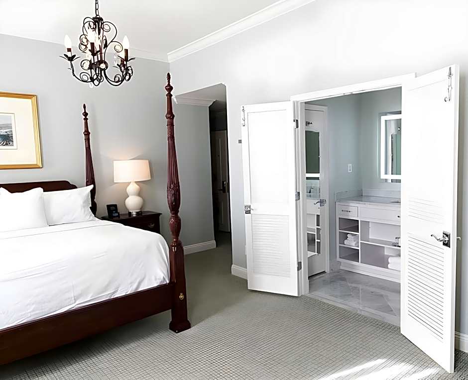 Bienville House Hotel