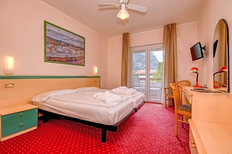 Standard Double or Twin Room with Balcony and Garden View
