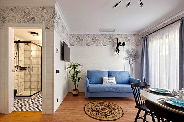 "Breeze" Aparthotel by Parrot`s House