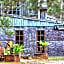 Crayfish Creek Van & Cabin Park