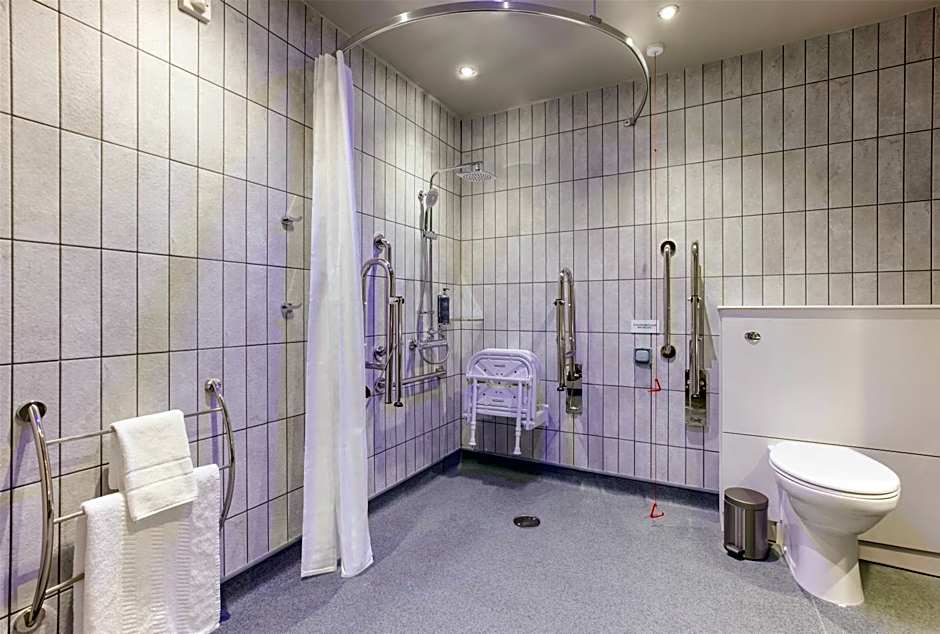 Premier Inn London Gatwick Manor Royal