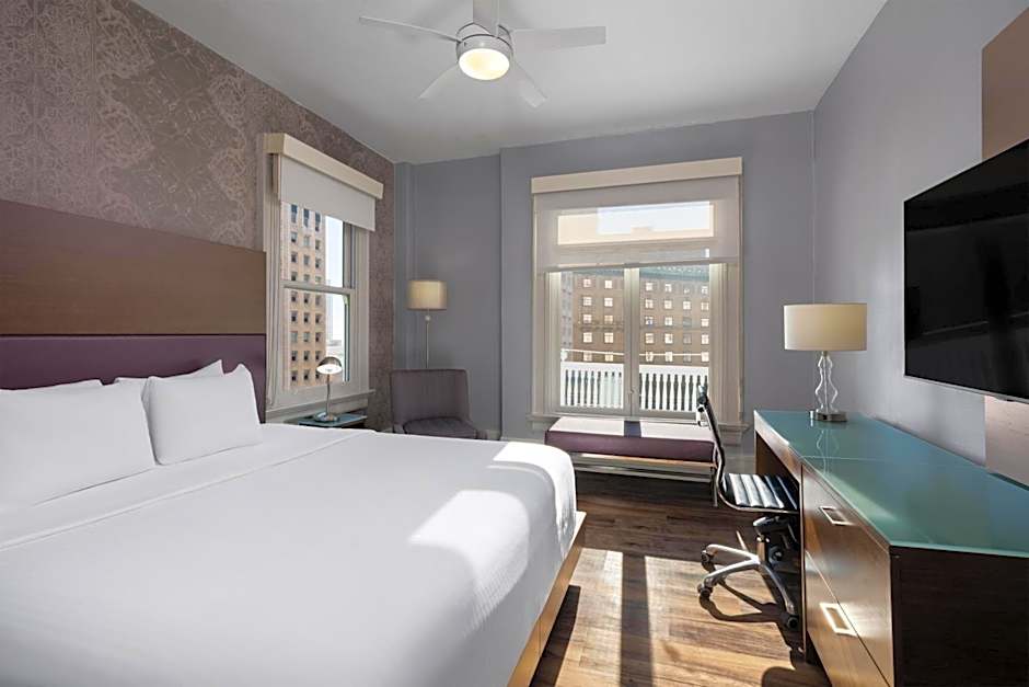 1 King Bed Suite, Accessible — 1 fotoğraftan 1. fotoğraf
