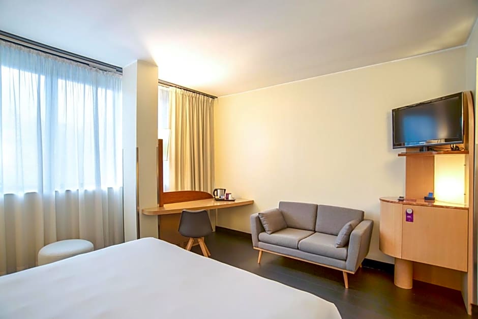 Mercure Roma West