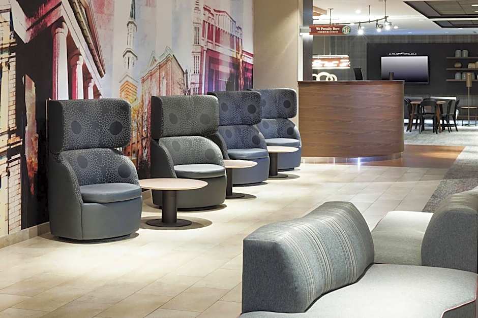 Courtyard by Marriott Alexandria Old Town/Southwest