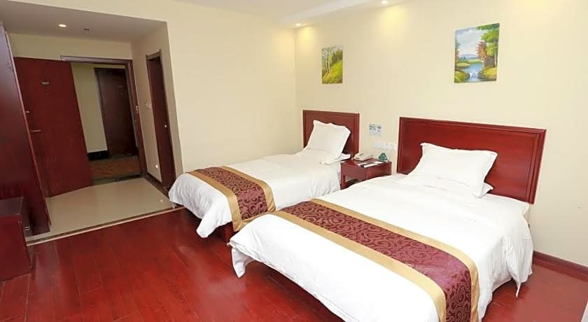 GreenTree Inn QinYang Middle HuaiFu Road Express Hotel
