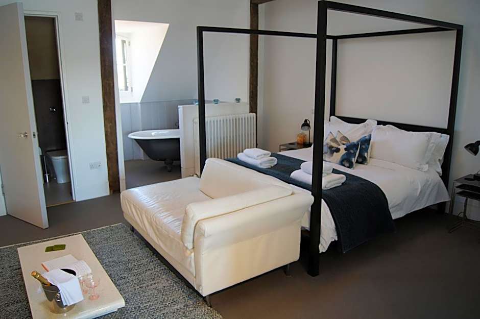Photo 1 of 9 of Deluxe Loft 1 King Bed