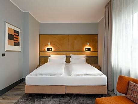 Standard Queen Room