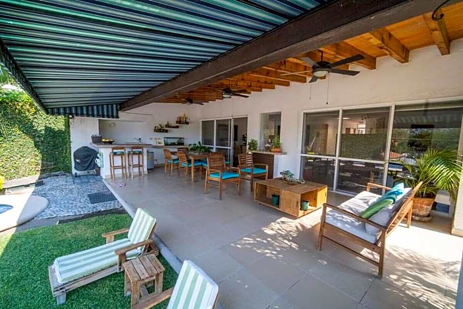 4BR House in Santa Fe Golf Club with Wifi and Pool