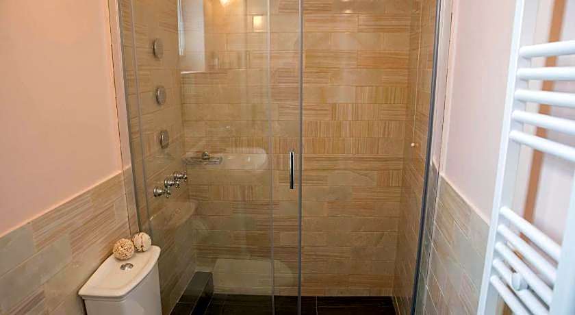 Kyria Boutique House