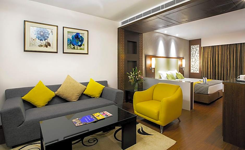 The Grand Magrath Hotel