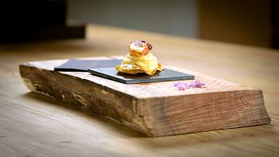 Nido, Mar-Bella Collection an SLH hotel