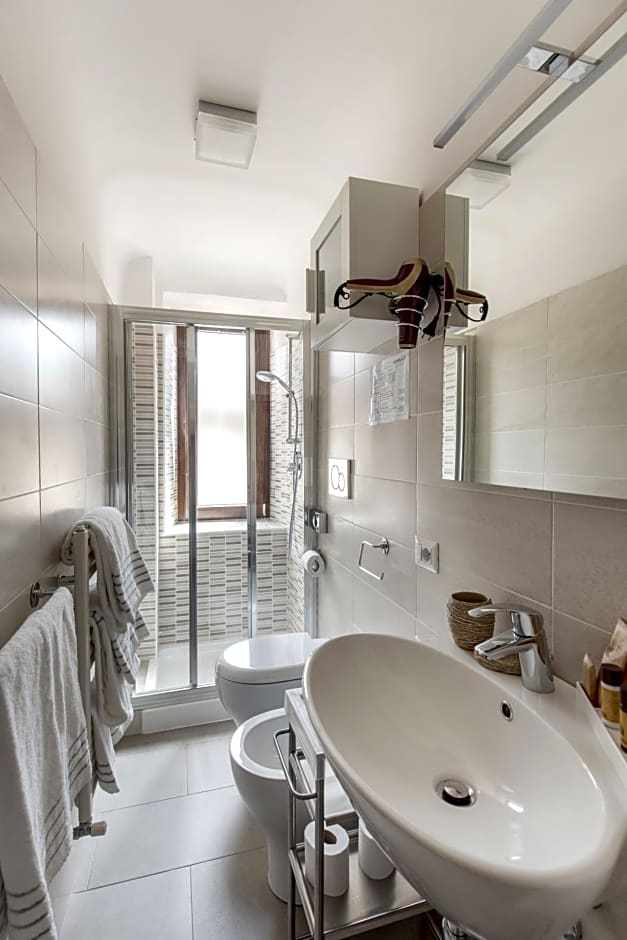 Apollo Guest House