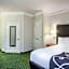 La Quinta Inn & Suites by Wyndham Melbourne