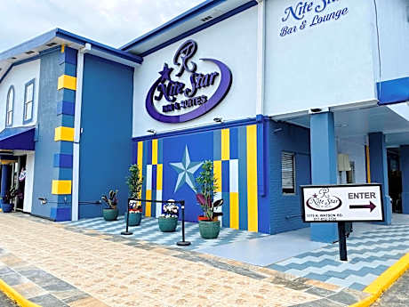 R Nite Star Inn and Suites -Home of the Cowboys & Rangers