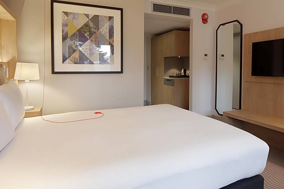 Hilton Cobham