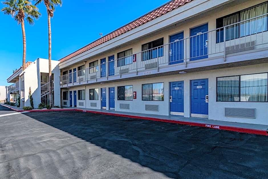 Rodeway Inn & Suites Thousand Palms - Rancho Mirage