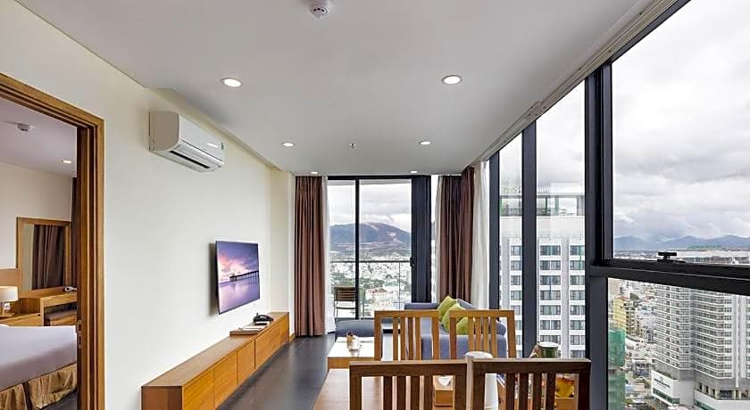 Holi Beach Hotel and Apartments