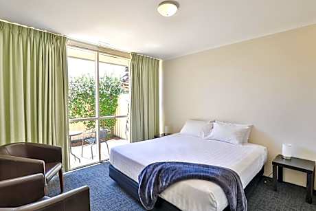 Two-Bedroom Apartment (5 Adults)-No Pets Allowed