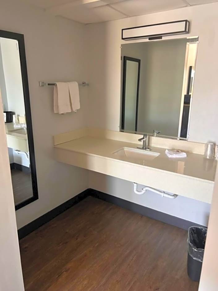 Dublin Inn and Suites