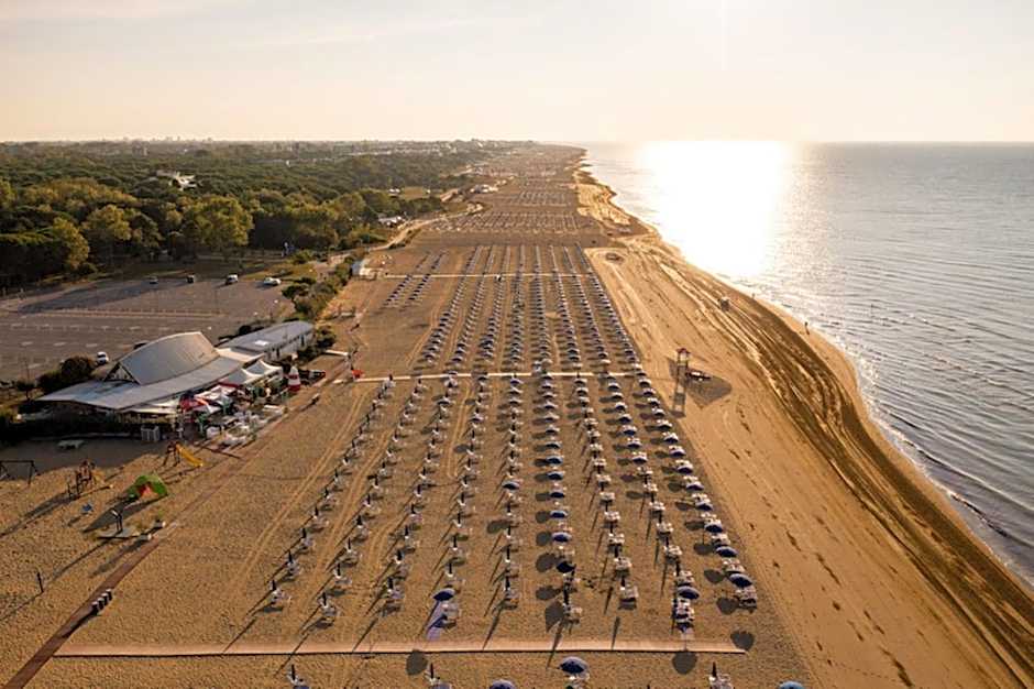 Lovely villa just 500m from the sea