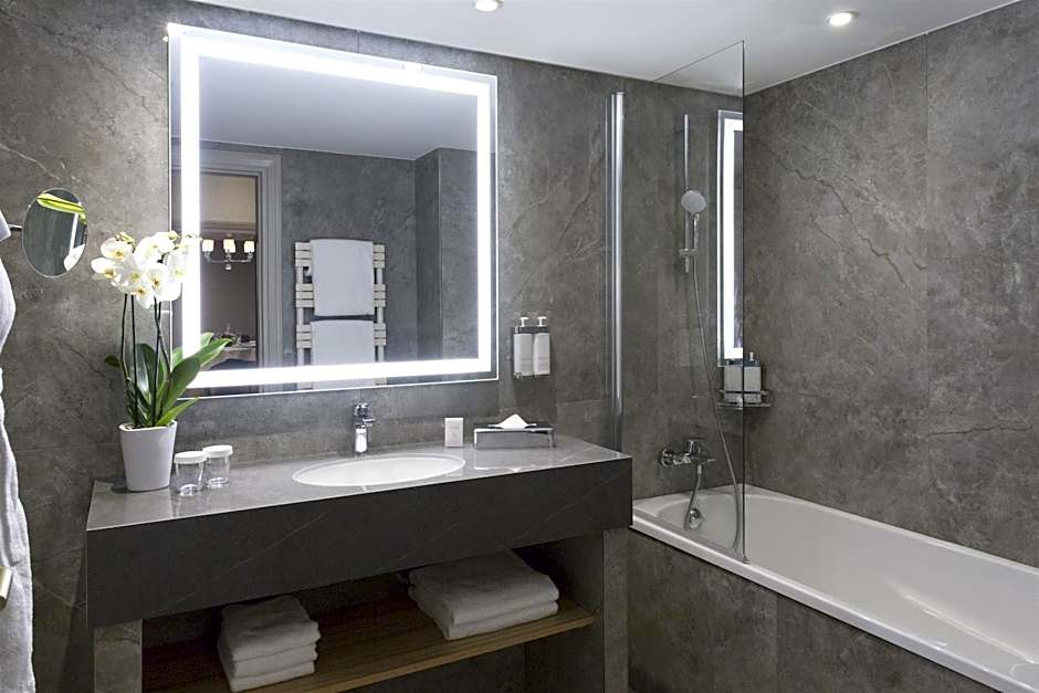 Warwick Reine Astrid - Lyon