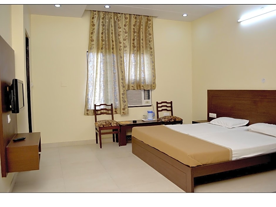 Hotel Raghav Palace