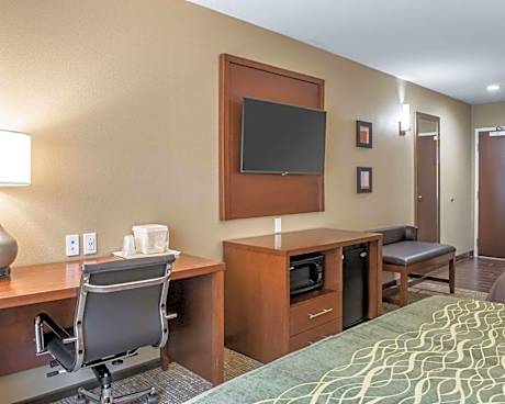 Queen Room with Two Queen Beds - Accessible/Non-Smoking