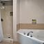 Holiday Inn Express & Suites Batesville By IHG