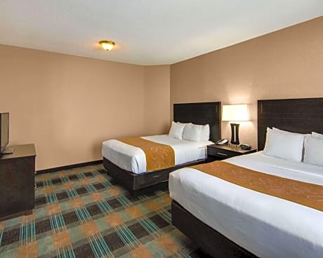 2 Queen Beds, Suite, Nonsmoking