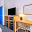 Spark by Hilton Pearland