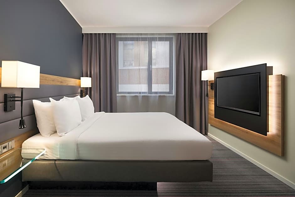 Moxy Glasgow Merchant City