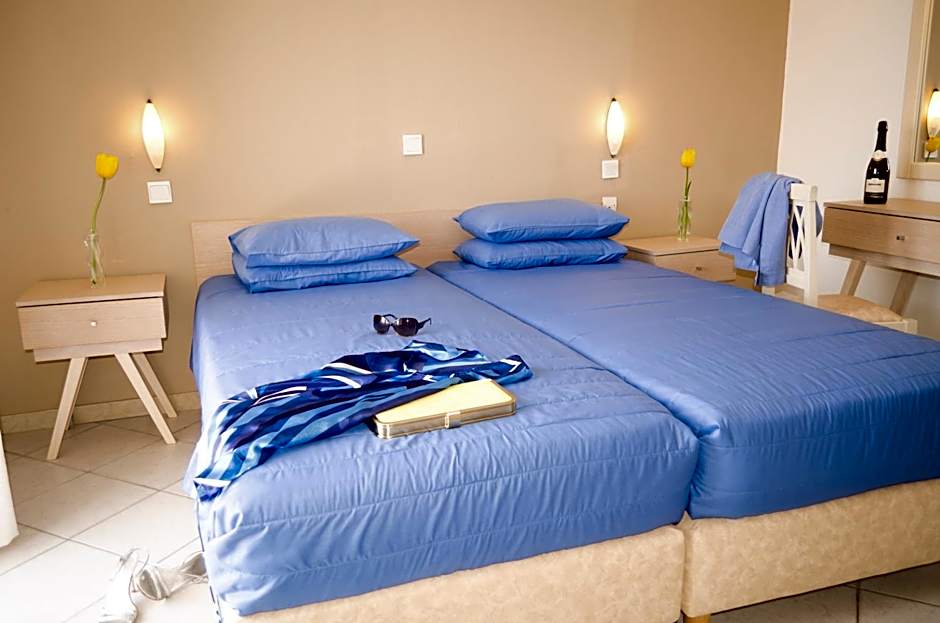 Stratos Hotel